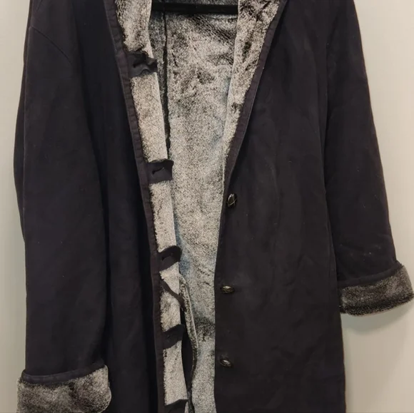 Anne Klein Black Coat with Faux Fur Lining - Gorgeous Coat! - Picture 3 of 9